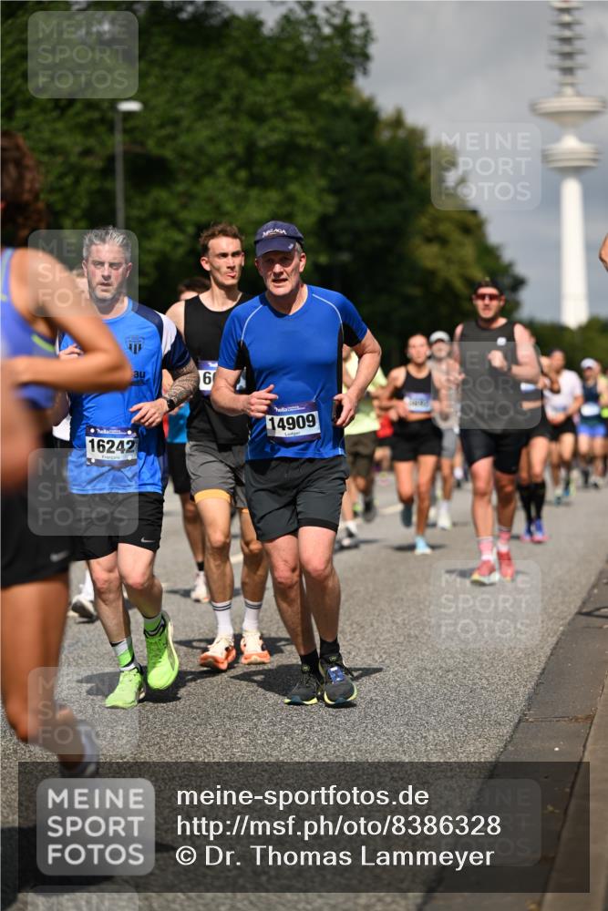 29.06.2025 - hella hamburg halbmarathon Dr. Thomas Lammeyer http://msf.ph/oto/8386328 29.06.2025 09:59:24 Kennedybrücke 1151, 1200, 1216, 1461, 1630, 1683, 1689, 1696, 1706, 2207, 2706, 2708, 3213, 3654, 3692, 3945, 3985, 4033, 4088, 4121, 4127, 4189, 4324, 4345, 4601, 4847, 4890, 4938, 5421, 5459, 5915, 6009, 6054, 6421, 6481, 6532, 6691, 6938, 7052, 7056, 7269, 7312, 7332, 7367, 7657, 8139, 8153, 8205, 8216, 8234, 8302, 8454, 8577, 8720, 8856, 8899, 8927, 8955, 8977, 9386, 9491, 9529, 9551, 9786, 9934, 9959, 10115, 10263, 10811, 11356 meine-sportfotos.de