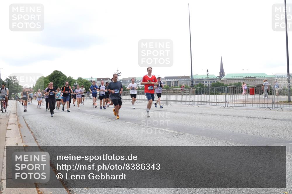 29.06.2025 - hella hamburg halbmarathon Lena Gebhardt http://msf.ph/oto/8386343 29.06.2025 10:49:45 Lombardsbrücke 16953, 3943, 1040, 1041, 1487, 1511, 1525, 1625, 1805, 1888, 2067, 2212, 2466, 2527, 2668, 2862, 2997, 3183, 3232, 3383, 3943, 4589, 4769, 4809, 4870, 5076, 5106, 5463, 5552, 5694, 5749, 5751, 6191, 6694, 6989, 7301, 7305, 7339, 7366, 7650, 7679, 8065, 9015, 9162, 9261, 10130, 10333, 10403, 10683, 10704, 11030, 11558, 11631, 12124, 12388, 13309, 13764, 14545, 14692, 15626 meine-sportfotos.de