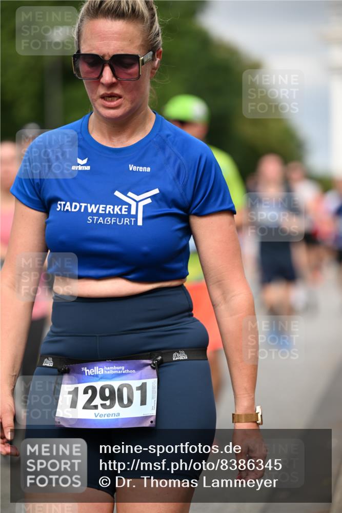 29.06.2025 - hella hamburg halbmarathon Dr. Thomas Lammeyer http://msf.ph/oto/8386345 29.06.2025 10:20:27 Kennedybrücke 1212, 1244, 1599, 2165, 2347, 2803, 2912, 3030, 3134, 3156, 3176, 3484, 3648, 3687, 4478, 4583, 4637, 5036, 6024, 6742, 6935, 7158, 7358, 7753, 7792, 8263, 8295, 8554, 8597, 8645, 8707, 8847, 8857, 9332, 9492, 9601, 9628, 9802, 9810, 9891, 10076, 10107, 10139, 10141, 10183, 10292, 10575, 10844, 11236, 11344, 11345, 11428 meine-sportfotos.de