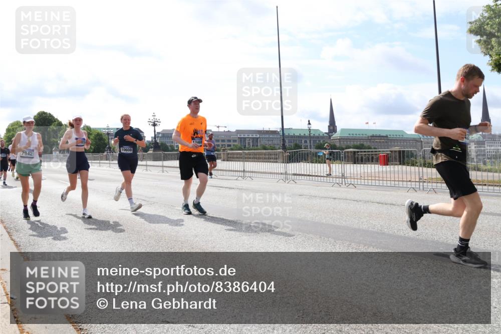 29.06.2025 - hella hamburg halbmarathon Lena Gebhardt http://msf.ph/oto/8386404 29.06.2025 10:15:51 Lombardsbrücke 7942, 3167, 10608, 12469, 1156, 1308, 1440, 1651, 2071, 2076, 2110, 2165, 2436, 2720, 2989, 3167, 3417, 4007, 4466, 4492, 4494, 4828, 5046, 5069, 5423, 5739, 6376, 6576, 7809, 7897, 7941, 7942, 8169, 8274, 8554, 8746, 8885, 9192, 9307, 9423, 9657, 9675, 9784, 9802, 10107, 10108, 10608, 10775, 10858, 11113, 11303, 11478, 11774, 11783, 11818, 12427, 12457, 12469, 12521, 13179, 13197, 13453, 13500, 13818, 13951, 14413, 14423, 14550, 14552, 15307 meine-sportfotos.de