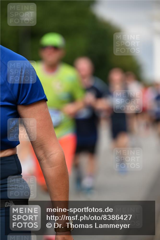 29.06.2025 - hella hamburg halbmarathon Dr. Thomas Lammeyer http://msf.ph/oto/8386427 29.06.2025 10:20:28 Kennedybrücke 1244, 1599, 2165, 2347, 2803, 2912, 3030, 3134, 3156, 3176, 3484, 3648, 3687, 4478, 4583, 4637, 5036, 6024, 6742, 6935, 7158, 7358, 7753, 7792, 8263, 8295, 8554, 8597, 8645, 8707, 8847, 8857, 9332, 9492, 9601, 9628, 9802, 9810, 9891, 10076, 10107, 10139, 10141, 10183, 10292, 10575, 10844, 11236, 11344, 11345, 11428 meine-sportfotos.de