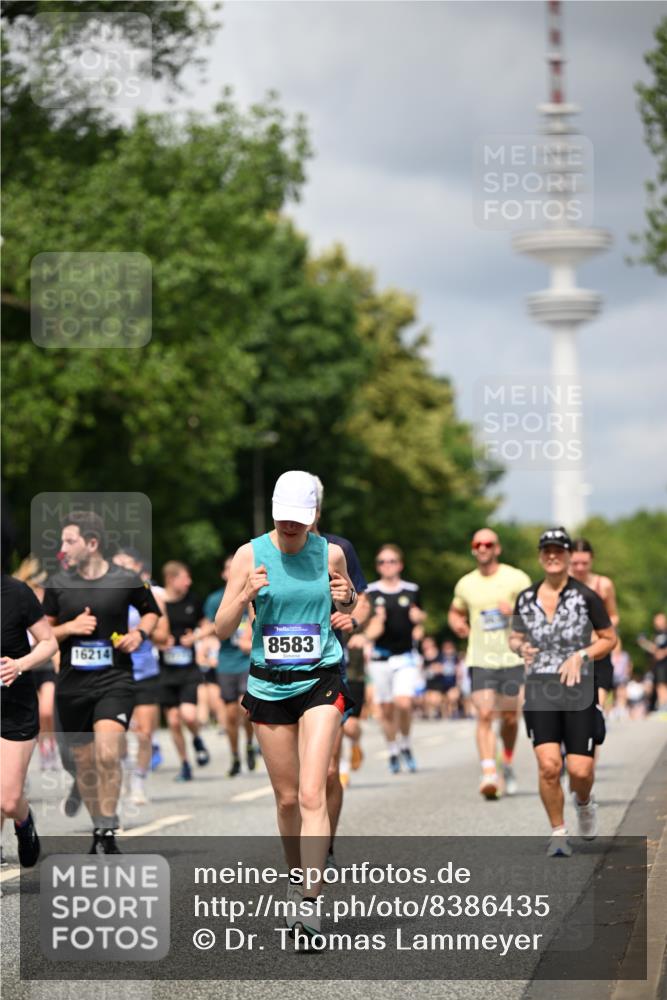 29.06.2025 - hella hamburg halbmarathon Dr. Thomas Lammeyer http://msf.ph/oto/8386435 29.06.2025 10:42:55 Kennedybrücke 1457, 1596, 1721, 2113, 2151, 2486, 2693, 2786, 3094, 3095, 3216, 3242, 3323, 3338, 3841, 3927, 4139, 4155, 4259, 4260, 5085, 5089, 5155, 5161, 5300, 6199, 6200, 6695, 6696, 6751, 7117, 7118, 7119, 7165, 7561, 7692, 7849, 7914, 8583, 8635, 8747, 9004, 9424, 9500, 9689, 9699, 10584 meine-sportfotos.de
