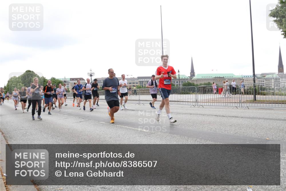 29.06.2025 - hella hamburg halbmarathon Lena Gebhardt http://msf.ph/oto/8386507 29.06.2025 10:49:46 Lombardsbrücke 6694, 943, 16953, 1040, 1041, 1487, 1511, 1525, 1625, 1805, 1888, 2067, 2212, 2466, 2527, 2668, 2862, 2997, 3183, 3383, 3943, 4589, 4769, 4809, 4870, 5076, 5106, 5552, 5694, 5749, 5751, 6191, 6694, 6989, 7301, 7305, 7339, 7366, 7650, 7679, 8065, 9015, 9162, 9261, 10333, 10403, 10683, 10704, 11030, 11558, 11631, 11760, 12124, 12388, 13309, 13744, 13764, 14505, 14545, 14692, 15626 meine-sportfotos.de