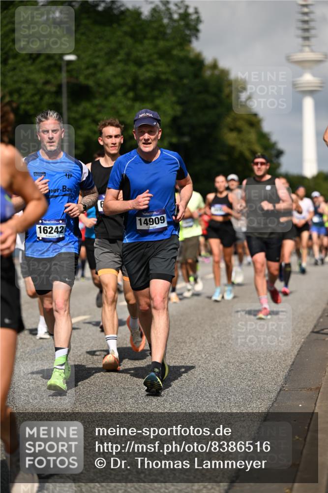 29.06.2025 - hella hamburg halbmarathon Dr. Thomas Lammeyer http://msf.ph/oto/8386516 29.06.2025 09:59:24 Kennedybrücke 1151, 1200, 1216, 1461, 1630, 1683, 1689, 1696, 1706, 2207, 2706, 2708, 3213, 3654, 3692, 3945, 3985, 4033, 4088, 4121, 4127, 4189, 4324, 4345, 4601, 4847, 4890, 4938, 5421, 5459, 5915, 6009, 6054, 6421, 6481, 6532, 6691, 6938, 7052, 7056, 7269, 7312, 7332, 7367, 7657, 8139, 8153, 8205, 8216, 8234, 8302, 8454, 8577, 8720, 8856, 8899, 8927, 8955, 8977, 9386, 9491, 9529, 9551, 9786, 9934, 9959, 10115, 10263, 10811, 11356 meine-sportfotos.de