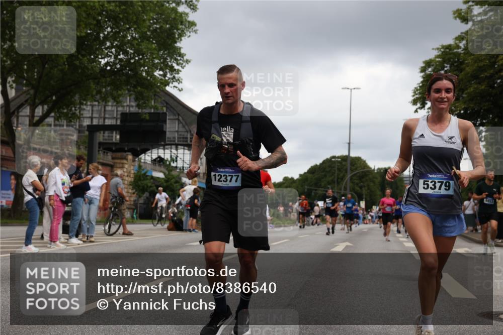 29.06.2025 - hella hamburg halbmarathon Yannick Fuchs http://msf.ph/oto/8386540 29.06.2025 10:55:23 20KM 1823, 2086, 2391, 2426, 2591, 4068, 5379, 5613, 5870, 6391, 6674, 7033, 7250, 7757, 8177, 8483, 8531, 8590, 9071, 9453, 9611, 9752, 9932, 10031, 10295, 10882, 11465, 11515, 12377, 12787, 12789, 12908, 13064, 13086, 13491, 13558, 14628, 15008, 16614, 17181, 17670 meine-sportfotos.de