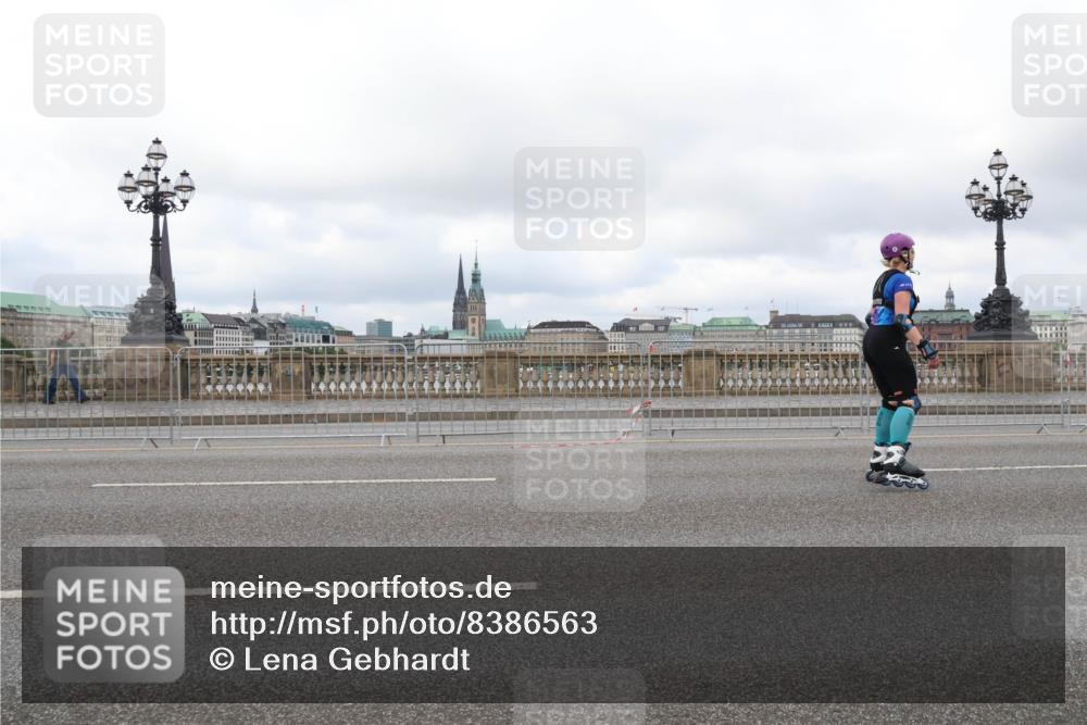 29.06.2025 - hella hamburg halbmarathon Lena Gebhardt http://msf.ph/oto/8386563 29.06.2025 09:17:36 Lombardsbrücke  meine-sportfotos.de