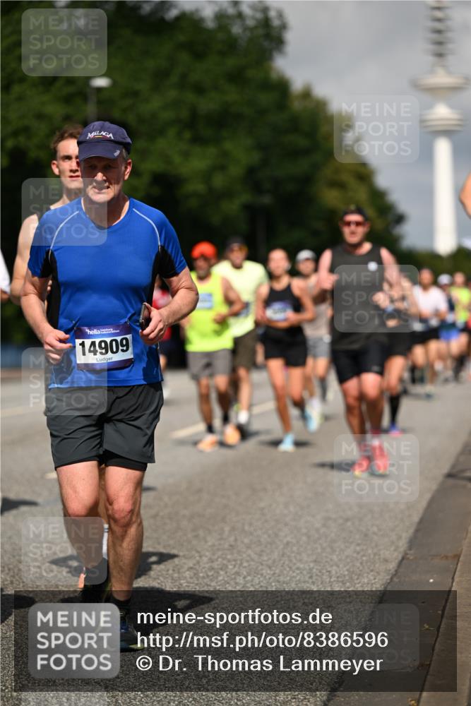 29.06.2025 - hella hamburg halbmarathon Dr. Thomas Lammeyer http://msf.ph/oto/8386596 29.06.2025 09:59:25 Kennedybrücke 1151, 1200, 1216, 1461, 1630, 1683, 1689, 1696, 1706, 2207, 2706, 2708, 3213, 3654, 3692, 3945, 3985, 4033, 4088, 4121, 4127, 4189, 4324, 4345, 4601, 4847, 4890, 4938, 5421, 5459, 5915, 6009, 6054, 6421, 6481, 6532, 6691, 6938, 7056, 7224, 7269, 7312, 7332, 7367, 7657, 8139, 8153, 8205, 8216, 8234, 8302, 8454, 8577, 8720, 8856, 8899, 8927, 8955, 8977, 9386, 9491, 9529, 9551, 9786, 9934, 9959, 10115, 10263, 10811, 11356 meine-sportfotos.de