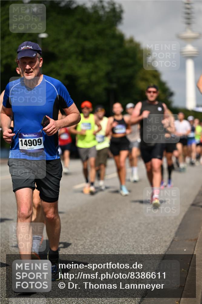 29.06.2025 - hella hamburg halbmarathon Dr. Thomas Lammeyer http://msf.ph/oto/8386611 29.06.2025 09:59:25 Kennedybrücke 1151, 1200, 1216, 1461, 1630, 1683, 1689, 1696, 1706, 2207, 2706, 2708, 3213, 3654, 3692, 3945, 3985, 4033, 4088, 4121, 4127, 4189, 4324, 4345, 4601, 4847, 4890, 4938, 5421, 5459, 5915, 6009, 6054, 6421, 6481, 6532, 6691, 6938, 7056, 7224, 7269, 7312, 7332, 7367, 7657, 8139, 8153, 8205, 8216, 8234, 8302, 8454, 8577, 8720, 8856, 8899, 8927, 8955, 8977, 9386, 9491, 9529, 9551, 9786, 9934, 9959, 10115, 10263, 10811, 11356 meine-sportfotos.de