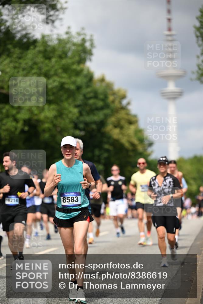29.06.2025 - hella hamburg halbmarathon Dr. Thomas Lammeyer http://msf.ph/oto/8386619 29.06.2025 10:42:55 Kennedybrücke 1457, 1596, 1721, 2113, 2151, 2486, 2693, 2786, 3094, 3095, 3216, 3242, 3323, 3338, 3841, 3927, 4139, 4155, 4259, 4260, 5085, 5089, 5155, 5161, 5300, 6199, 6200, 6695, 6696, 6751, 7117, 7118, 7119, 7165, 7561, 7692, 7849, 7914, 8583, 8635, 8747, 9004, 9424, 9500, 9689, 9699, 10584 meine-sportfotos.de