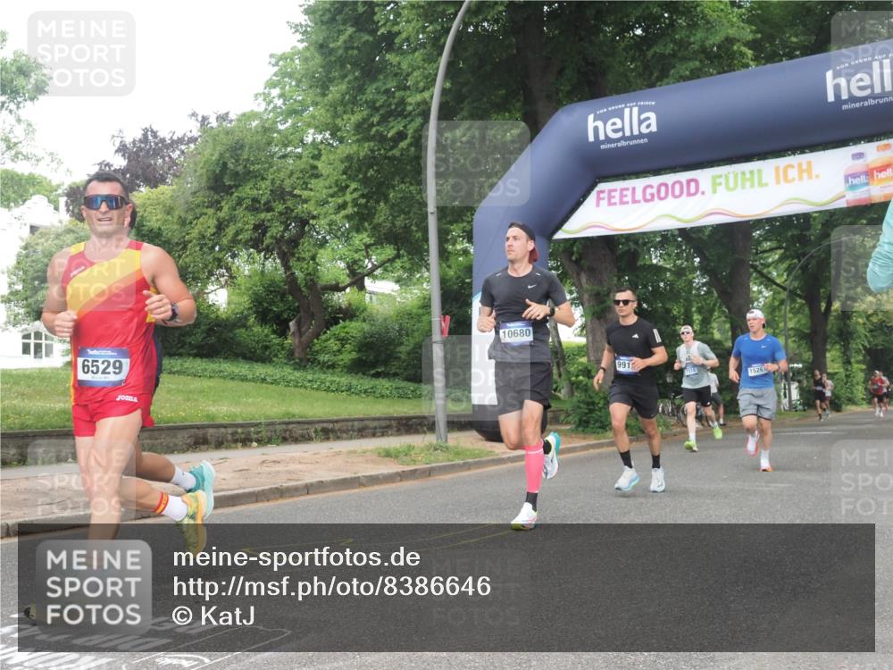 29.06.2025 - hella hamburg halbmarathon KatJ http://msf.ph/oto/8386646 29.06.2025 10:26:04 Zwischen KM18-KM19 2404, 6095, 6529, 7310 meine-sportfotos.de