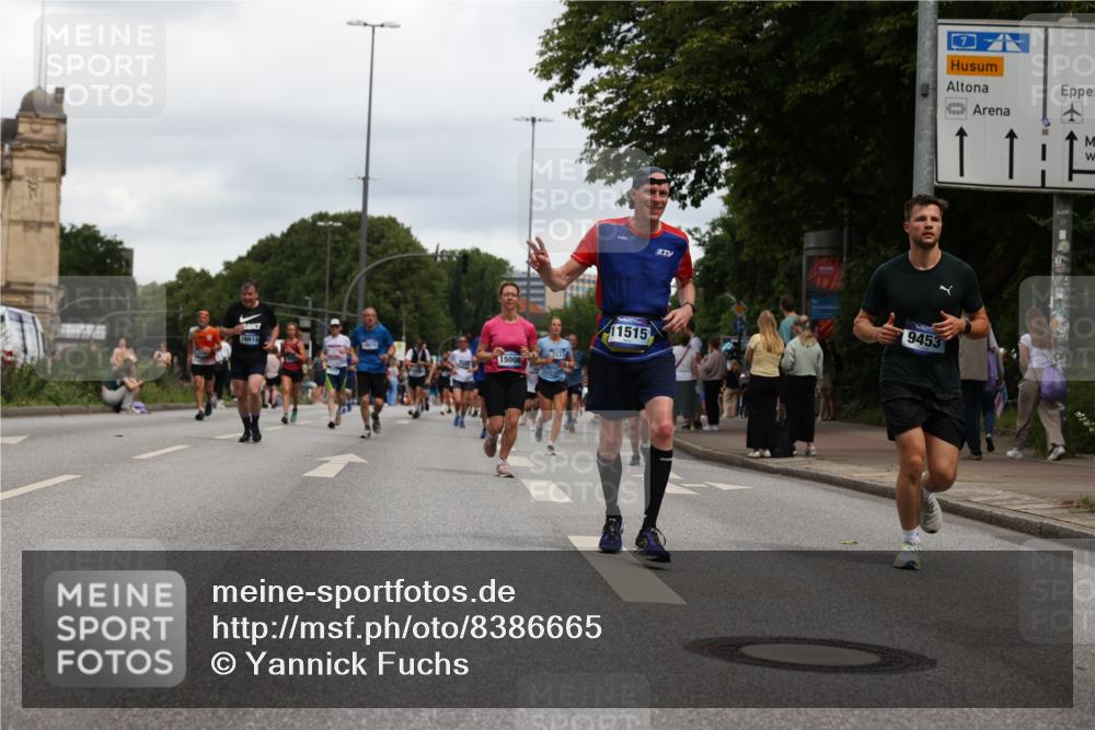 29.06.2025 - hella hamburg halbmarathon Yannick Fuchs http://msf.ph/oto/8386665 29.06.2025 10:55:25 20KM 1823, 2086, 2391, 2426, 2591, 3400, 4068, 5379, 5613, 5870, 6391, 6674, 7033, 7250, 7757, 8177, 8483, 8531, 8590, 9071, 9453, 9752, 9932, 10031, 10295, 10882, 11465, 11515, 12377, 12787, 13064, 13086, 13491, 13558, 14628, 15008, 15733, 16128, 16145, 16614, 17181, 17670 meine-sportfotos.de