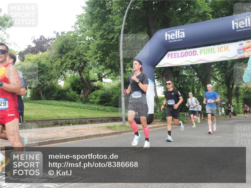 29.06.2025 - hella hamburg halbmarathon KatJ http://msf.ph/oto/8386668 29.06.2025 10:26:04 Zwischen KM18-KM19 2404, 6095, 6529, 7310 meine-sportfotos.de