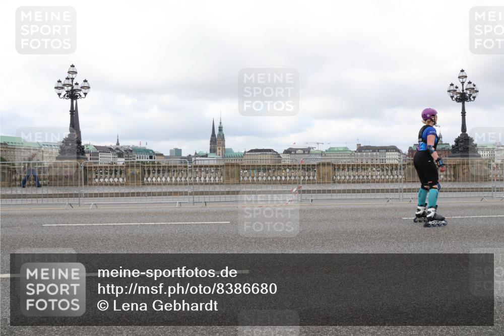 29.06.2025 - hella hamburg halbmarathon Lena Gebhardt http://msf.ph/oto/8386680 29.06.2025 09:17:36 Lombardsbrücke  meine-sportfotos.de