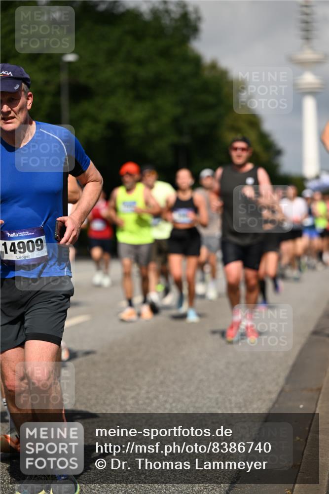 29.06.2025 - hella hamburg halbmarathon Dr. Thomas Lammeyer http://msf.ph/oto/8386740 29.06.2025 09:59:26 Kennedybrücke 1151, 1200, 1216, 1461, 1630, 1683, 1689, 1696, 1706, 2207, 2706, 3213, 3654, 3692, 3945, 3985, 4033, 4088, 4121, 4127, 4189, 4324, 4345, 4601, 4847, 4890, 4938, 5421, 5459, 6009, 6054, 6421, 6481, 6532, 6691, 6938, 7056, 7100, 7224, 7269, 7312, 7332, 7367, 7657, 8139, 8153, 8205, 8216, 8234, 8302, 8454, 8577, 8720, 8856, 8899, 8955, 8977, 9491, 9551, 9934, 9959, 10115, 10263, 10811, 11356 meine-sportfotos.de
