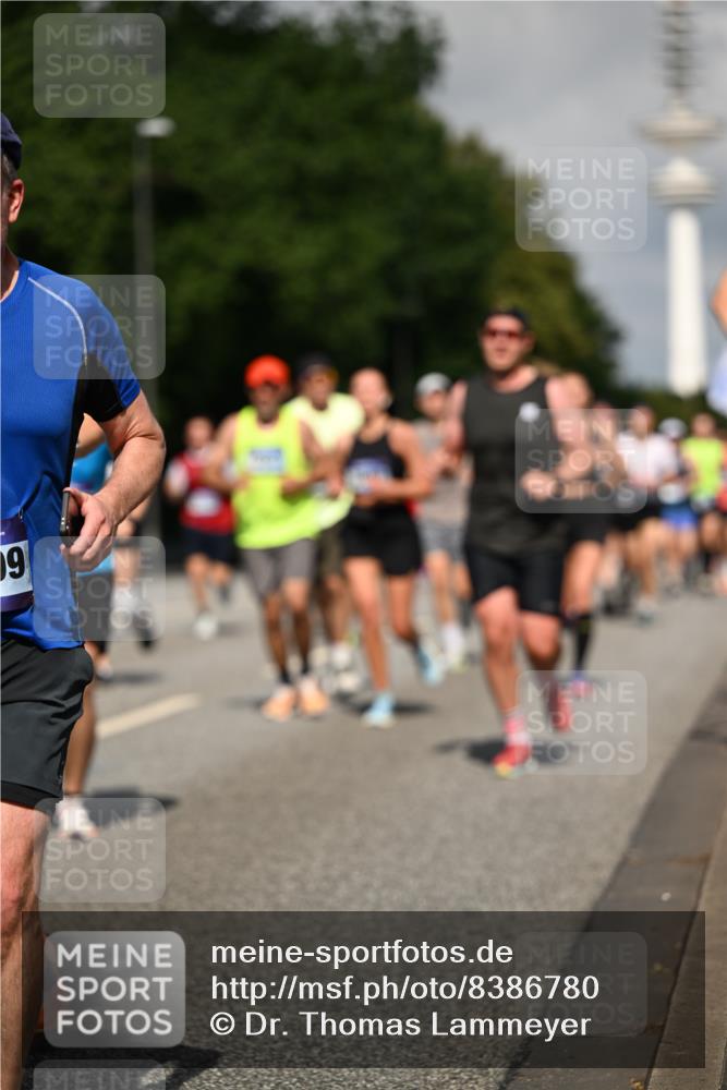 29.06.2025 - hella hamburg halbmarathon Dr. Thomas Lammeyer http://msf.ph/oto/8386780 29.06.2025 09:59:26 Kennedybrücke 1151, 1200, 1216, 1461, 1630, 1683, 1689, 1696, 1706, 2207, 2706, 3213, 3654, 3692, 3945, 3985, 4033, 4088, 4121, 4127, 4189, 4324, 4345, 4601, 4847, 4890, 4938, 5421, 5459, 6009, 6054, 6421, 6481, 6532, 6691, 6938, 7056, 7100, 7224, 7269, 7312, 7332, 7367, 7657, 8139, 8153, 8205, 8216, 8234, 8302, 8454, 8577, 8720, 8856, 8899, 8955, 8977, 9491, 9551, 9934, 9959, 10115, 10263, 10811, 11356 meine-sportfotos.de