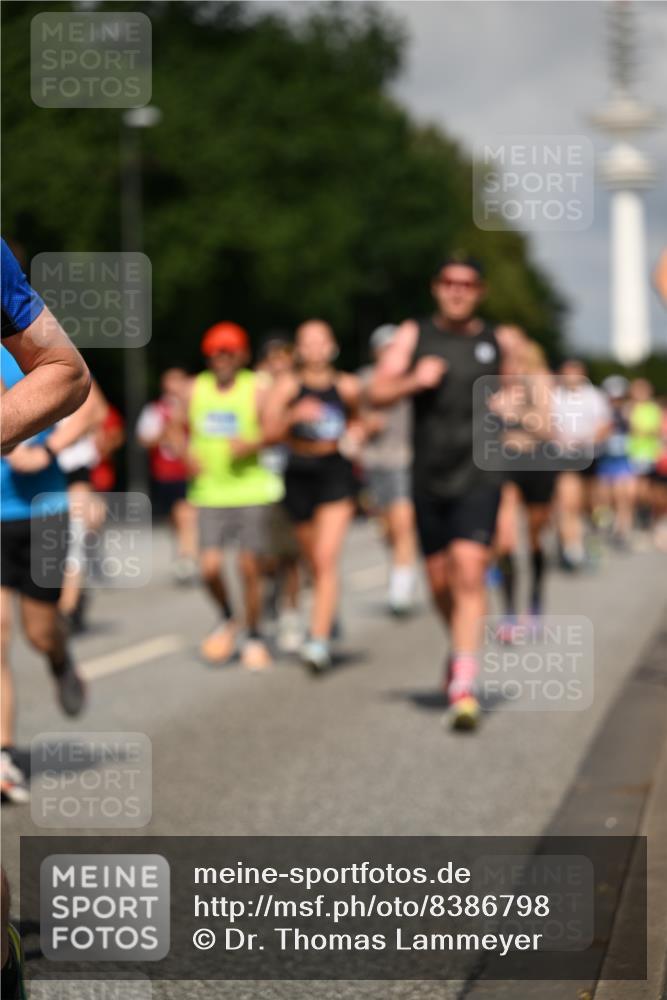 29.06.2025 - hella hamburg halbmarathon Dr. Thomas Lammeyer http://msf.ph/oto/8386798 29.06.2025 09:59:26 Kennedybrücke 1151, 1200, 1216, 1461, 1630, 1683, 1689, 1696, 1706, 2207, 2706, 3213, 3654, 3692, 3945, 3985, 4033, 4088, 4121, 4127, 4189, 4324, 4345, 4601, 4847, 4890, 4938, 5421, 5459, 6009, 6054, 6421, 6481, 6532, 6691, 6938, 7056, 7100, 7224, 7269, 7312, 7332, 7367, 7657, 8139, 8153, 8205, 8216, 8234, 8302, 8454, 8577, 8720, 8856, 8899, 8955, 8977, 9491, 9551, 9934, 9959, 10115, 10263, 10811, 11356 meine-sportfotos.de
