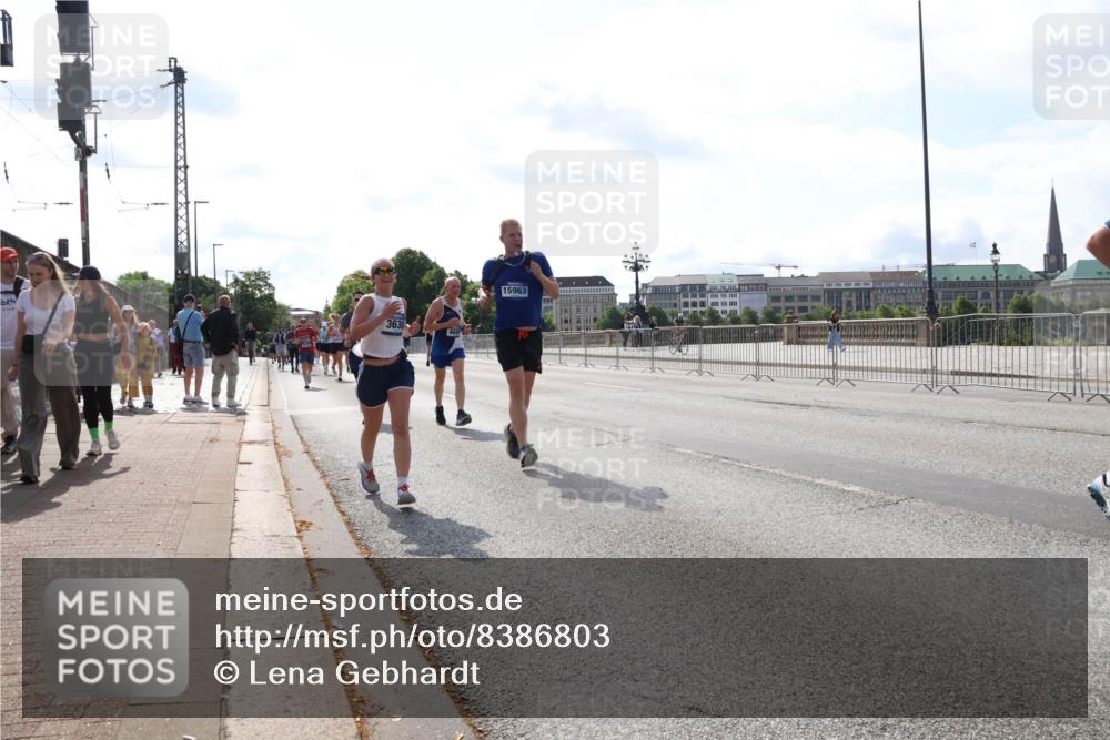 29.06.2025 - hella hamburg halbmarathon Lena Gebhardt http://msf.ph/oto/8386803 29.06.2025 10:02:59 Lombardsbrücke 3630, 15963, 1135, 1138, 1414, 1450, 1482, 1702, 2780, 2782, 2810, 2819, 3225, 3572, 3630, 3919, 4204, 4613, 4665, 4904, 5734, 6208, 6217, 6752, 6815, 6997, 7210, 7211, 7706, 7888, 8003, 8364, 8481, 8483, 8614, 8624, 8662, 9006, 9439, 9554, 9986, 10128, 10295, 10539, 10824, 11250, 11515, 11702, 11782, 11935, 11968, 12169, 12177, 12422, 12908, 13036, 13474, 13664, 13732, 13857, 13874, 14224 meine-sportfotos.de