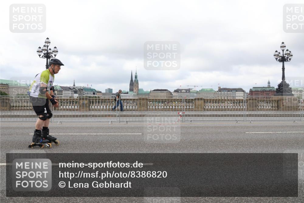 29.06.2025 - hella hamburg halbmarathon Lena Gebhardt http://msf.ph/oto/8386820 29.06.2025 09:17:42 Lombardsbrücke  meine-sportfotos.de
