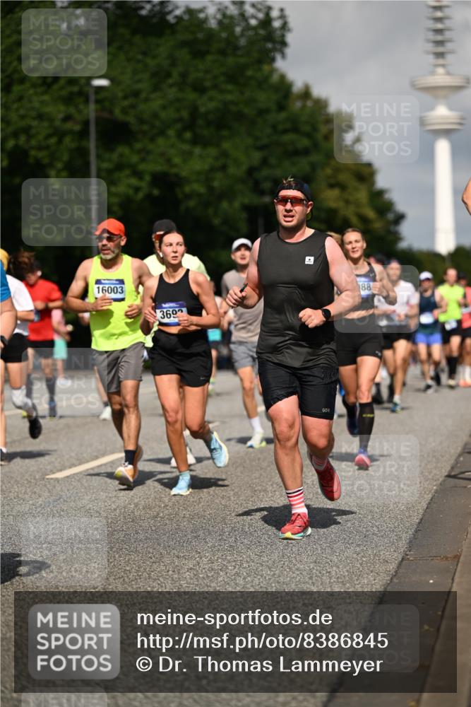 29.06.2025 - hella hamburg halbmarathon Dr. Thomas Lammeyer http://msf.ph/oto/8386845 29.06.2025 09:59:27 Kennedybrücke 1151, 1200, 1216, 1461, 1630, 1683, 1689, 1696, 1706, 2207, 2706, 3213, 3654, 3692, 3945, 4033, 4088, 4121, 4127, 4189, 4324, 4345, 4601, 4847, 4890, 4938, 5421, 5459, 6009, 6421, 6481, 6691, 6938, 7056, 7100, 7224, 7269, 7312, 7332, 7367, 7657, 8139, 8153, 8205, 8216, 8234, 8302, 8454, 8720, 8856, 8899, 8955, 8977, 9491, 9551, 9934, 9959, 10115, 10263, 10811, 11356 meine-sportfotos.de