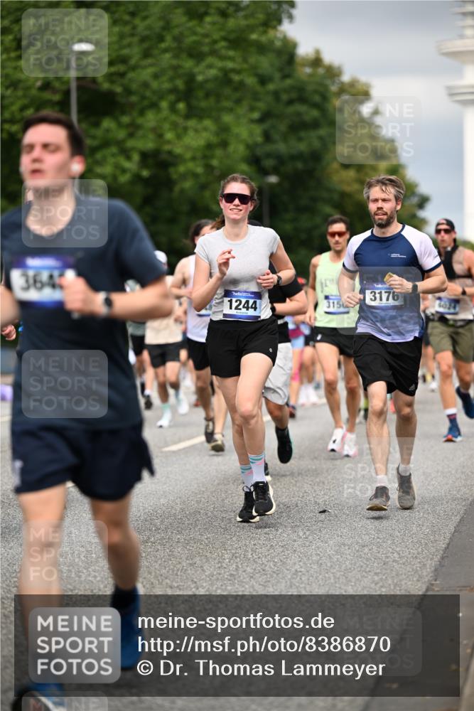 29.06.2025 - hella hamburg halbmarathon Dr. Thomas Lammeyer http://msf.ph/oto/8386870 29.06.2025 10:20:31 Kennedybrücke 1244, 1599, 2165, 2347, 2803, 2912, 3030, 3134, 3156, 3176, 3484, 3648, 3687, 4478, 4637, 5036, 6024, 6742, 6935, 7158, 7358, 7753, 7792, 8263, 8295, 8597, 8645, 8707, 8847, 8857, 9332, 9492, 9628, 9802, 9810, 9891, 10076, 10107, 10139, 10141, 10183, 10292, 10575, 11236, 11344, 11345, 11428 meine-sportfotos.de