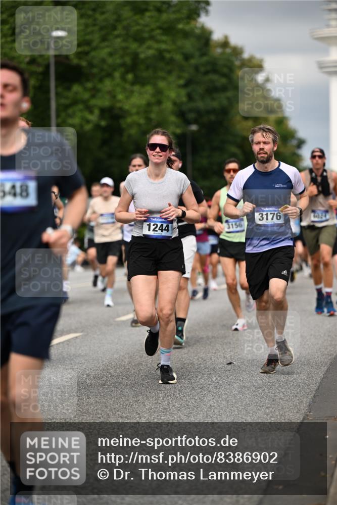 29.06.2025 - hella hamburg halbmarathon Dr. Thomas Lammeyer http://msf.ph/oto/8386902 29.06.2025 10:20:31 Kennedybrücke 1244, 1599, 2165, 2347, 2803, 2912, 3030, 3134, 3156, 3176, 3484, 3648, 3687, 4478, 4637, 5036, 6024, 6742, 6935, 7158, 7358, 7753, 7792, 8263, 8295, 8597, 8645, 8707, 8847, 8857, 9332, 9492, 9628, 9802, 9810, 9891, 10076, 10107, 10139, 10141, 10183, 10292, 10575, 11236, 11344, 11345, 11428 meine-sportfotos.de