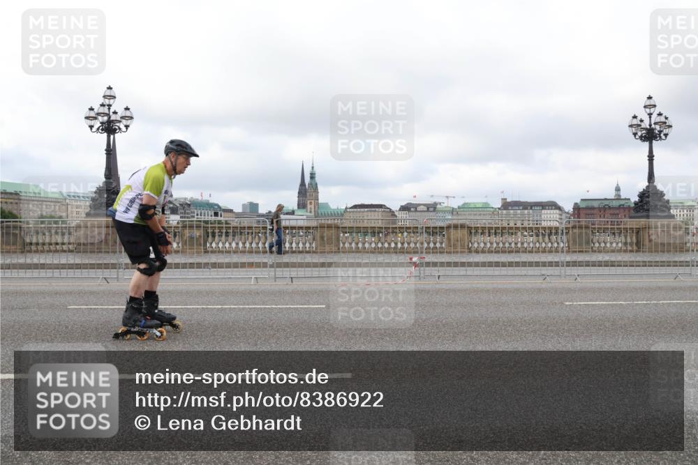 29.06.2025 - hella hamburg halbmarathon Lena Gebhardt http://msf.ph/oto/8386922 29.06.2025 09:17:42 Lombardsbrücke  meine-sportfotos.de