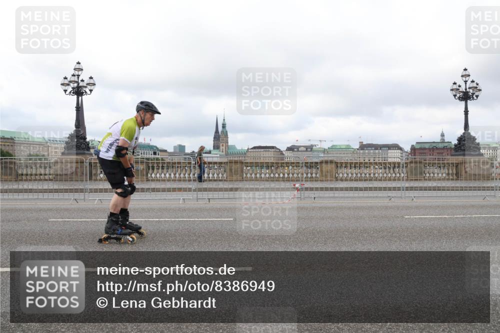 29.06.2025 - hella hamburg halbmarathon Lena Gebhardt http://msf.ph/oto/8386949 29.06.2025 09:17:42 Lombardsbrücke  meine-sportfotos.de