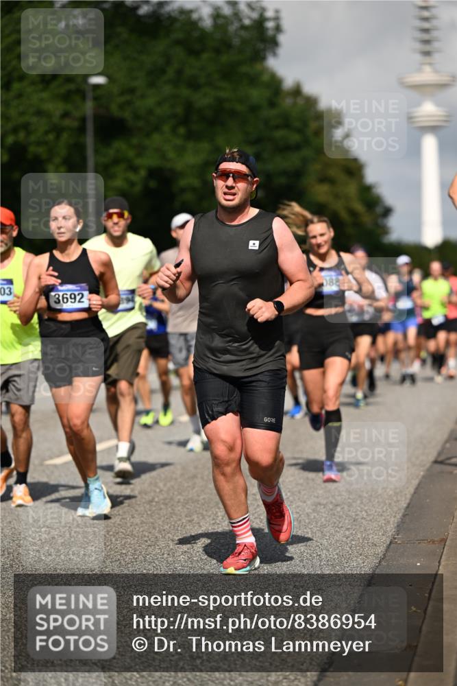29.06.2025 - hella hamburg halbmarathon Dr. Thomas Lammeyer http://msf.ph/oto/8386954 29.06.2025 09:59:27 Kennedybrücke 1151, 1200, 1216, 1461, 1630, 1683, 1689, 1696, 1706, 2207, 2706, 3213, 3654, 3692, 3945, 4033, 4088, 4121, 4127, 4189, 4324, 4345, 4601, 4847, 4890, 4938, 5421, 5459, 6009, 6421, 6481, 6691, 6938, 7056, 7100, 7224, 7269, 7312, 7332, 7367, 7657, 8139, 8153, 8205, 8216, 8234, 8302, 8454, 8720, 8856, 8899, 8955, 8977, 9491, 9551, 9934, 9959, 10115, 10263, 10811, 11356 meine-sportfotos.de