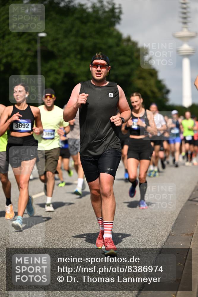 29.06.2025 - hella hamburg halbmarathon Dr. Thomas Lammeyer http://msf.ph/oto/8386974 29.06.2025 09:59:28 Kennedybrücke 1151, 1200, 1216, 1461, 1630, 1683, 1689, 1696, 1706, 2207, 2706, 3213, 3654, 3692, 3945, 4033, 4088, 4127, 4189, 4324, 4345, 4601, 4847, 4890, 4938, 5421, 6009, 6481, 6691, 6938, 6994, 7056, 7100, 7224, 7269, 7312, 7332, 7367, 7657, 8139, 8205, 8216, 8234, 8302, 8454, 8720, 8856, 8899, 8955, 8977, 9491, 9551, 9934, 9959, 10115, 10263, 10811, 11356 meine-sportfotos.de