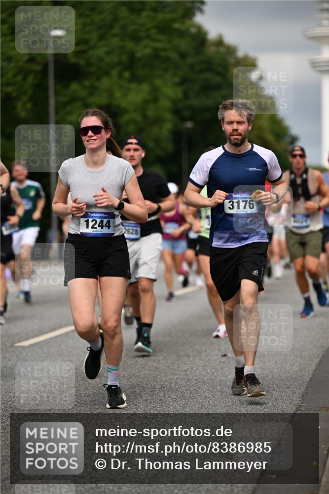 29.06.2025 - hella hamburg halbmarathon Dr. Thomas Lammeyer http://msf.ph/oto/8386985 29.06.2025 10:20:32 Kennedybrücke 1244, 1599, 2165, 2347, 2803, 2912, 3023, 3030, 3134, 3156, 3176, 3484, 3648, 3687, 4478, 4637, 5036, 6024, 6742, 6935, 7158, 7358, 7753, 7792, 8263, 8295, 8597, 8645, 8707, 8847, 8857, 9332, 9492, 9628, 9802, 9810, 9891, 10076, 10107, 10139, 10141, 10183, 10292, 10575, 11236, 11344, 11345, 11428 meine-sportfotos.de