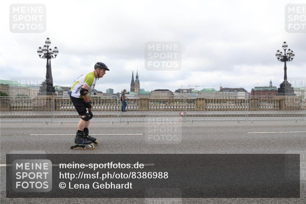 29.06.2025 - hella hamburg halbmarathon Lena Gebhardt http://msf.ph/oto/8386988 29.06.2025 09:17:42 Lombardsbrücke  meine-sportfotos.de