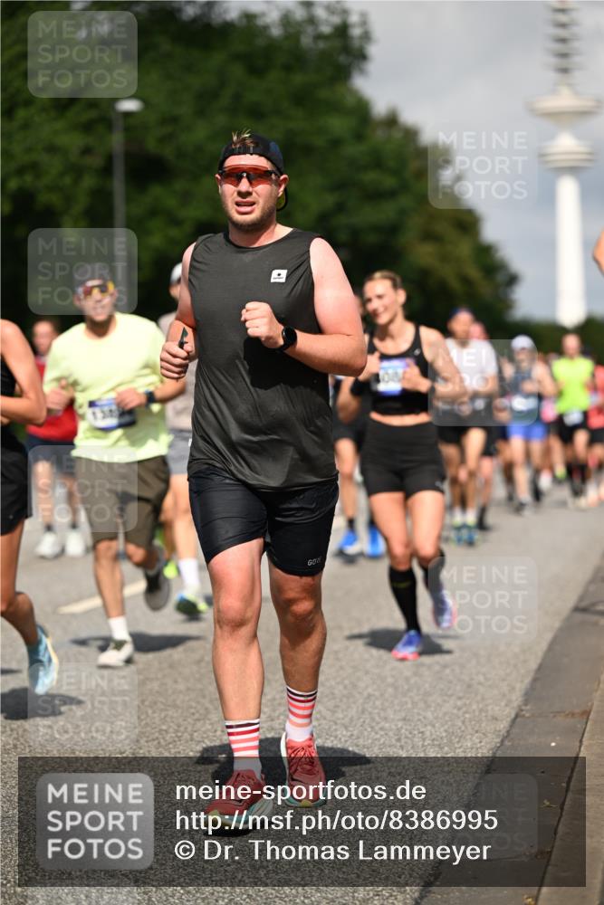 29.06.2025 - hella hamburg halbmarathon Dr. Thomas Lammeyer http://msf.ph/oto/8386995 29.06.2025 09:59:28 Kennedybrücke 1151, 1200, 1216, 1461, 1630, 1683, 1689, 1696, 1706, 2207, 2706, 3213, 3654, 3692, 3945, 4033, 4088, 4127, 4189, 4324, 4345, 4601, 4847, 4890, 4938, 5421, 6009, 6481, 6691, 6938, 6994, 7056, 7100, 7224, 7269, 7312, 7332, 7367, 7657, 8139, 8205, 8216, 8234, 8302, 8454, 8720, 8856, 8899, 8955, 8977, 9491, 9551, 9934, 9959, 10115, 10263, 10811, 11356 meine-sportfotos.de