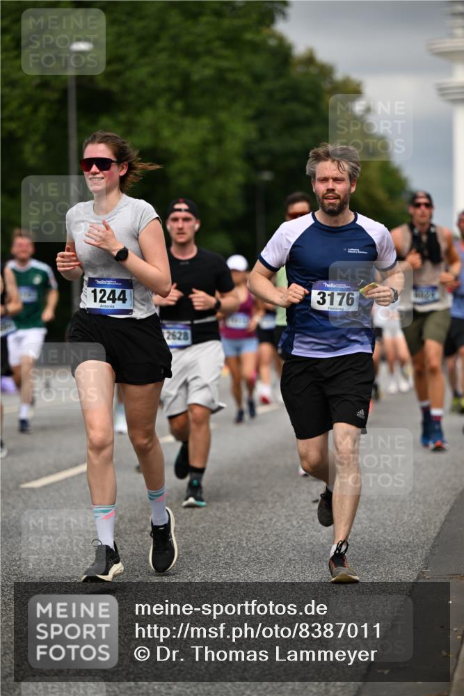 29.06.2025 - hella hamburg halbmarathon Dr. Thomas Lammeyer http://msf.ph/oto/8387011 29.06.2025 10:20:32 Kennedybrücke 1244, 1599, 2165, 2347, 2803, 2912, 3023, 3030, 3134, 3156, 3176, 3484, 3648, 3687, 4478, 4637, 5036, 6024, 6742, 6935, 7158, 7358, 7753, 7792, 8263, 8295, 8597, 8645, 8707, 8847, 8857, 9332, 9492, 9628, 9802, 9810, 9891, 10076, 10107, 10139, 10141, 10183, 10292, 10575, 11236, 11344, 11345, 11428 meine-sportfotos.de