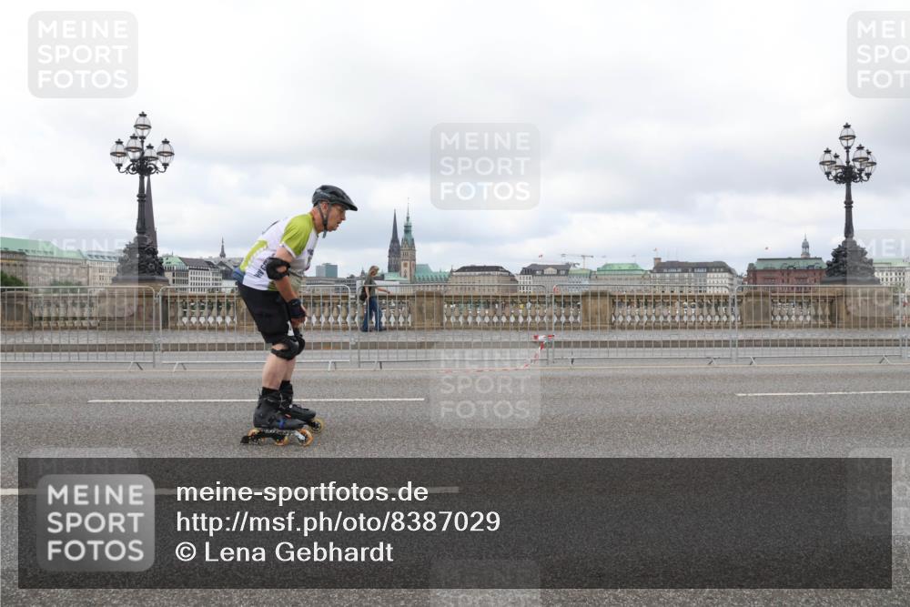 29.06.2025 - hella hamburg halbmarathon Lena Gebhardt http://msf.ph/oto/8387029 29.06.2025 09:17:42 Lombardsbrücke  meine-sportfotos.de