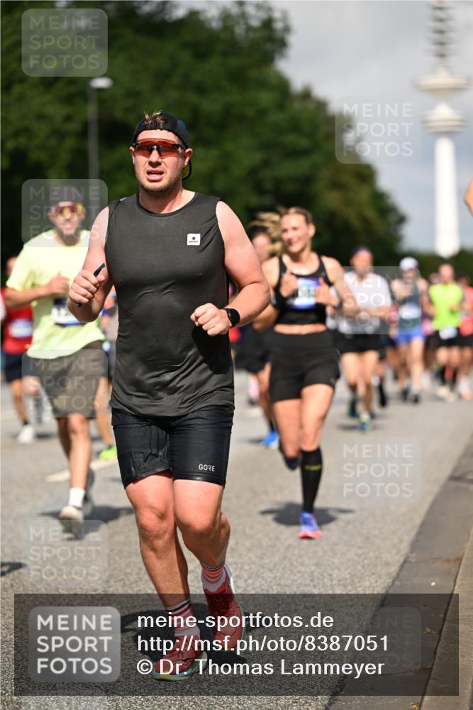 29.06.2025 - hella hamburg halbmarathon Dr. Thomas Lammeyer http://msf.ph/oto/8387051 29.06.2025 09:59:28 Kennedybrücke 1151, 1200, 1216, 1461, 1630, 1683, 1689, 1696, 1706, 2207, 2706, 3213, 3654, 3692, 3945, 4033, 4088, 4127, 4189, 4324, 4345, 4601, 4847, 4890, 4938, 5421, 6009, 6481, 6691, 6938, 6994, 7056, 7100, 7224, 7269, 7312, 7332, 7367, 7657, 8139, 8205, 8216, 8234, 8302, 8454, 8720, 8856, 8899, 8955, 8977, 9491, 9551, 9934, 9959, 10115, 10263, 10811, 11356 meine-sportfotos.de