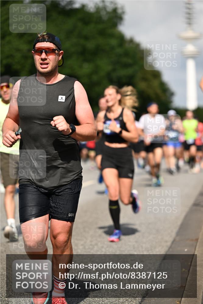 29.06.2025 - hella hamburg halbmarathon Dr. Thomas Lammeyer http://msf.ph/oto/8387125 29.06.2025 09:59:29 Kennedybrücke 1151, 1200, 1216, 1461, 1630, 1683, 1689, 1696, 1706, 2207, 2706, 3213, 3654, 3692, 3945, 4033, 4088, 4127, 4189, 4324, 4345, 4601, 4847, 4890, 4938, 5421, 5708, 6009, 6481, 6691, 6938, 6994, 7056, 7100, 7224, 7269, 7312, 7332, 7367, 7657, 8139, 8205, 8216, 8234, 8302, 8454, 8856, 8899, 8955, 8977, 9491, 9551, 9934, 10115, 10263, 10596, 10811, 11356 meine-sportfotos.de