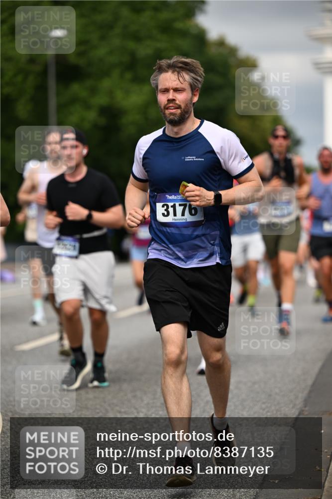 29.06.2025 - hella hamburg halbmarathon Dr. Thomas Lammeyer http://msf.ph/oto/8387135 29.06.2025 10:20:33 Kennedybrücke 1244, 1599, 2165, 2347, 2803, 2912, 3023, 3030, 3134, 3156, 3176, 3484, 3648, 3687, 4478, 4637, 5036, 6024, 6742, 6935, 7158, 7358, 7753, 7792, 8263, 8295, 8317, 8597, 8645, 8707, 8847, 8857, 9091, 9332, 9492, 9628, 9664, 9802, 9810, 9891, 10076, 10107, 10139, 10141, 10183, 10292, 10575, 11236, 11344, 11345, 11428 meine-sportfotos.de