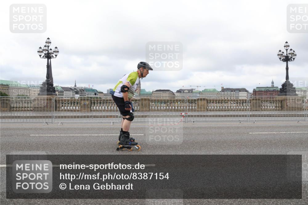 29.06.2025 - hella hamburg halbmarathon Lena Gebhardt http://msf.ph/oto/8387154 29.06.2025 09:17:42 Lombardsbrücke  meine-sportfotos.de