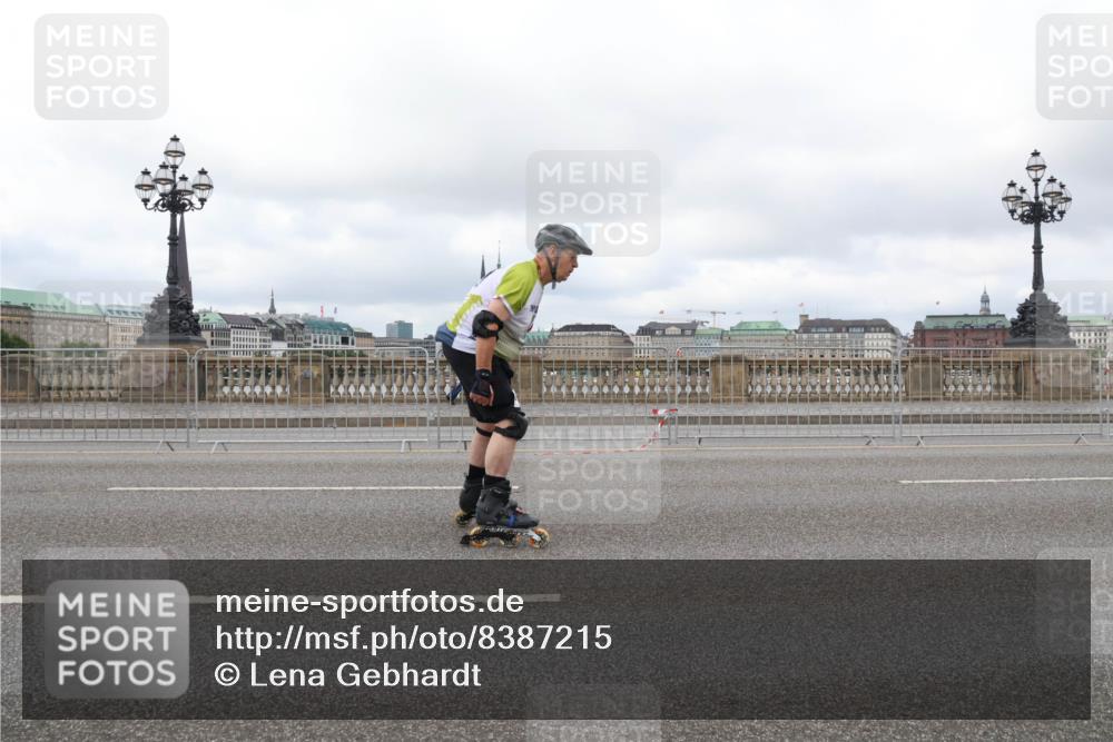 29.06.2025 - hella hamburg halbmarathon Lena Gebhardt http://msf.ph/oto/8387215 29.06.2025 09:17:42 Lombardsbrücke  meine-sportfotos.de