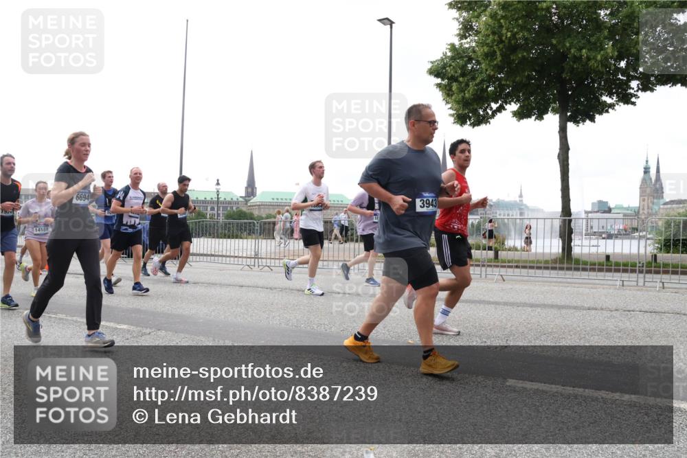 29.06.2025 - hella hamburg halbmarathon Lena Gebhardt http://msf.ph/oto/8387239 29.06.2025 10:49:48 Lombardsbrücke 14184, 6694, 10, 18, 3943, 1040, 1041, 1487, 1511, 1625, 1805, 1888, 2067, 2212, 2466, 2527, 2668, 2862, 2997, 3183, 3383, 3943, 4589, 4769, 4870, 5076, 5106, 5552, 5694, 5749, 5751, 6191, 6694, 7301, 7305, 7339, 7366, 7650, 7679, 8065, 9015, 9162, 9261, 9940, 10333, 10403, 10683, 10704, 11030, 11558, 11631, 11760, 12124, 12388, 13309, 13381, 13744, 13764, 14505, 14545, 14692, 15626 meine-sportfotos.de