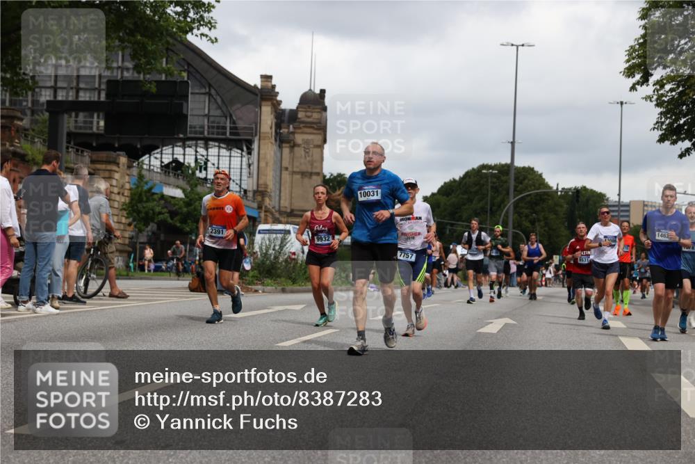 29.06.2025 - hella hamburg halbmarathon Yannick Fuchs http://msf.ph/oto/8387283 29.06.2025 10:55:32 20KM 2086, 2391, 2591, 3400, 4068, 5613, 5839, 5870, 6391, 7033, 7049, 7757, 8364, 8531, 8590, 9071, 9453, 9752, 9932, 10031, 10177, 10746, 10882, 11465, 11515, 12125, 12377, 12787, 13064, 13086, 13491, 13558, 13699, 14605, 14628, 15008, 15520, 15733, 16128, 16145, 16614, 17670 meine-sportfotos.de