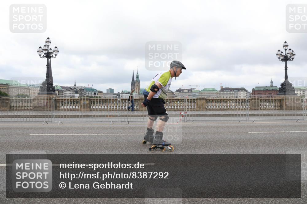 29.06.2025 - hella hamburg halbmarathon Lena Gebhardt http://msf.ph/oto/8387292 29.06.2025 09:17:43 Lombardsbrücke  meine-sportfotos.de