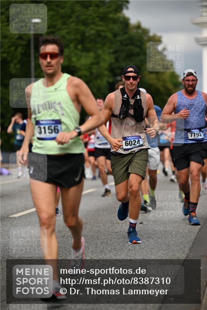29.06.2025 - hella hamburg halbmarathon Dr. Thomas Lammeyer http://msf.ph/oto/8387310 29.06.2025 10:20:35 Kennedybrücke 1244, 1599, 1602, 2165, 2347, 2803, 2912, 3023, 3030, 3134, 3156, 3176, 3484, 3648, 3687, 4478, 4637, 5036, 6024, 6742, 6935, 7158, 7358, 7753, 7792, 7924, 7928, 8263, 8295, 8317, 8597, 8619, 8645, 8707, 8847, 8857, 9091, 9332, 9492, 9628, 9664, 9676, 9802, 9810, 9891, 10076, 10107, 10139, 10141, 10183, 10575, 11236, 11344, 11345, 11428 meine-sportfotos.de