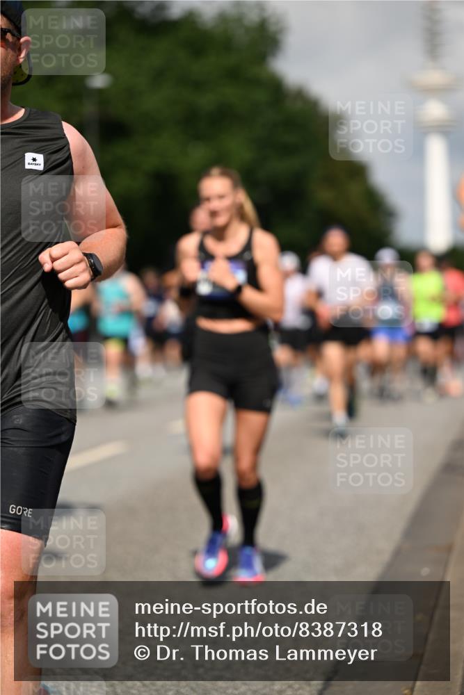 29.06.2025 - hella hamburg halbmarathon Dr. Thomas Lammeyer http://msf.ph/oto/8387318 29.06.2025 09:59:29 Kennedybrücke 1151, 1200, 1216, 1461, 1630, 1683, 1689, 1696, 1706, 2207, 2706, 3213, 3654, 3692, 3945, 4033, 4088, 4127, 4189, 4324, 4345, 4601, 4847, 4890, 4938, 5421, 5708, 6009, 6481, 6691, 6938, 6994, 7056, 7100, 7224, 7269, 7312, 7332, 7367, 7657, 8139, 8205, 8216, 8234, 8302, 8454, 8856, 8899, 8955, 8977, 9491, 9551, 9934, 10115, 10263, 10596, 10811, 11356 meine-sportfotos.de