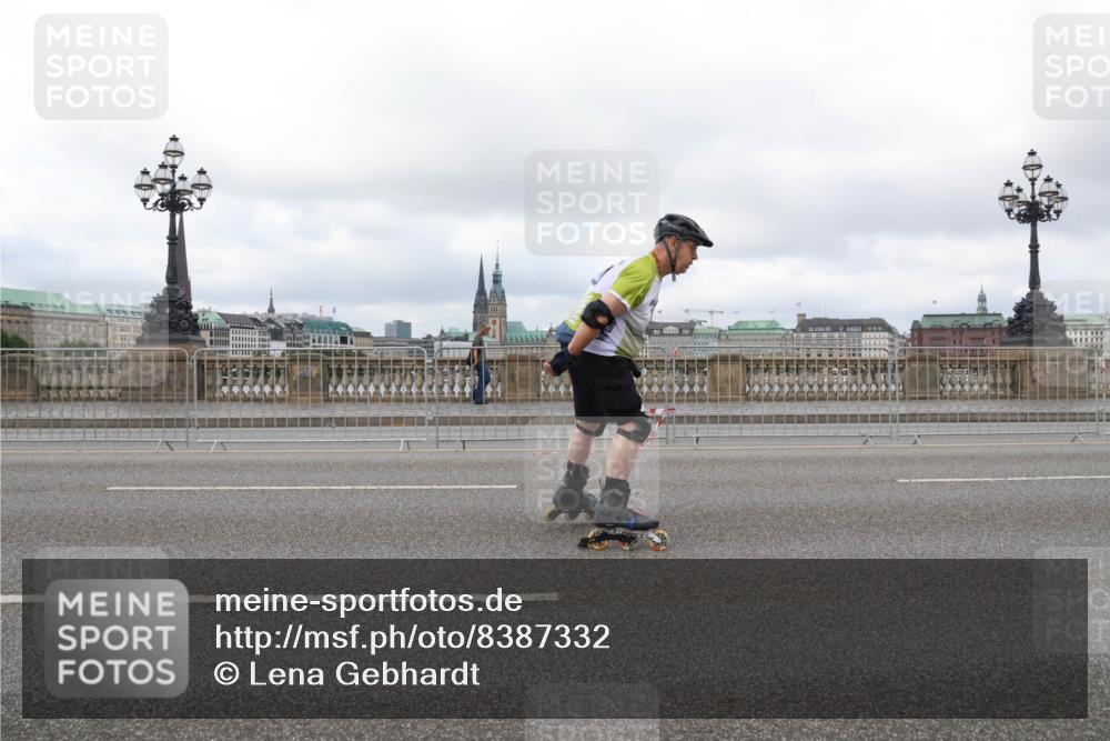 29.06.2025 - hella hamburg halbmarathon Lena Gebhardt http://msf.ph/oto/8387332 29.06.2025 09:17:43 Lombardsbrücke  meine-sportfotos.de