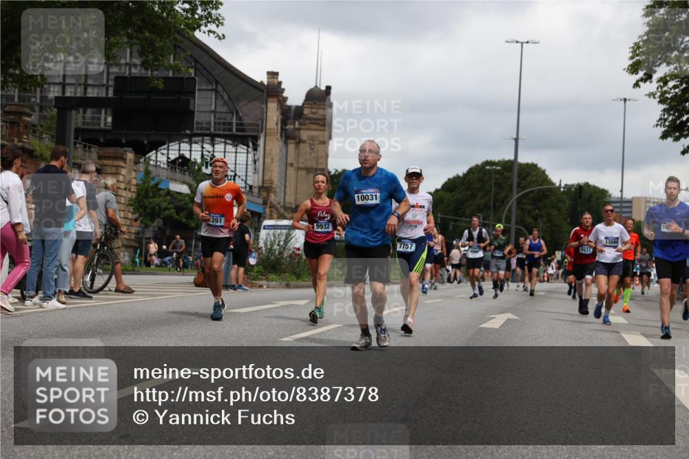 29.06.2025 - hella hamburg halbmarathon Yannick Fuchs http://msf.ph/oto/8387378 29.06.2025 10:55:32 20KM 2086, 2391, 2591, 3400, 4068, 5613, 5839, 5870, 6391, 7033, 7049, 7757, 8364, 8531, 8590, 9071, 9453, 9752, 9932, 10031, 10177, 10746, 10882, 11465, 11515, 12125, 12377, 12787, 13064, 13086, 13491, 13558, 13699, 14605, 14628, 15008, 15520, 15733, 16128, 16145, 16614, 17670 meine-sportfotos.de