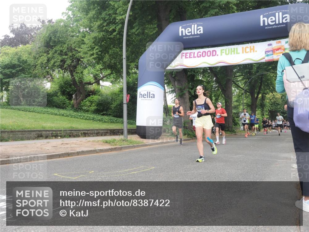 29.06.2025 - hella hamburg halbmarathon KatJ http://msf.ph/oto/8387422 29.06.2025 10:26:10 Zwischen KM18-KM19 2404, 6047, 6123, 7310 meine-sportfotos.de