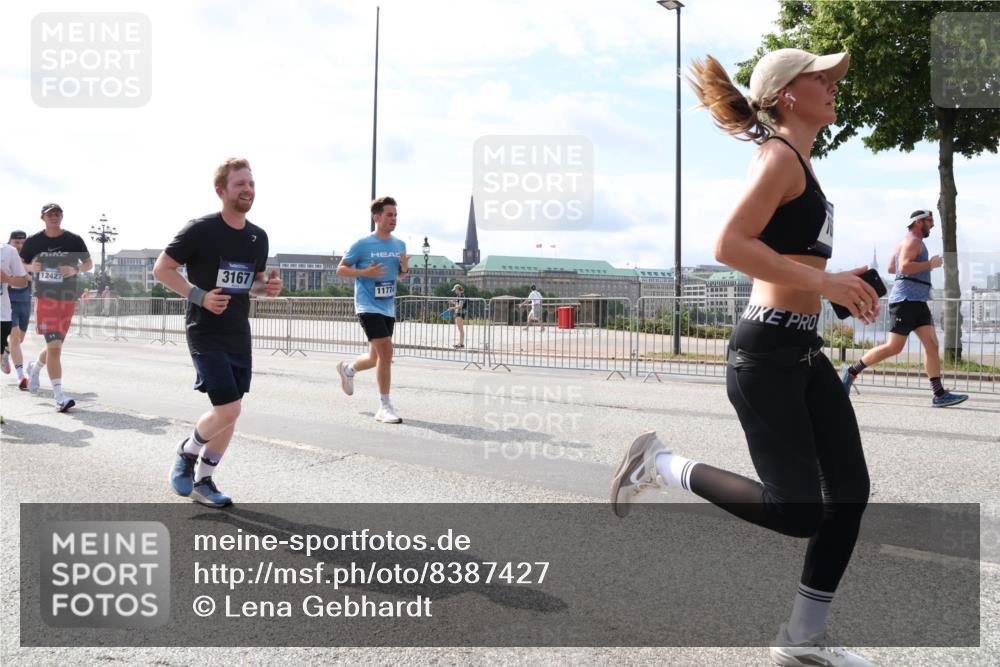 29.06.2025 - hella hamburg halbmarathon Lena Gebhardt http://msf.ph/oto/8387427 29.06.2025 10:15:55 Lombardsbrücke 3167, 12427, 11774, 1156, 1308, 1440, 1651, 2071, 2076, 2110, 2165, 2436, 2803, 2989, 3167, 3417, 4007, 4466, 4492, 4494, 4828, 5046, 5069, 5423, 5739, 6376, 6576, 7897, 7941, 7942, 8169, 8274, 8554, 8746, 8885, 9192, 9601, 9657, 9675, 9784, 9802, 10107, 10108, 10292, 10608, 10775, 10844, 10990, 11113, 11303, 11478, 11774, 11783, 11818, 12427, 12469, 12521, 13179, 13197, 13818, 13951, 14413, 14423, 14550, 14552, 15307 meine-sportfotos.de