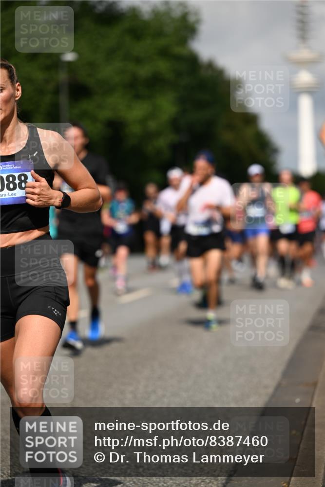 29.06.2025 - hella hamburg halbmarathon Dr. Thomas Lammeyer http://msf.ph/oto/8387460 29.06.2025 09:59:30 Kennedybrücke 1151, 1200, 1216, 1461, 1630, 1689, 1696, 1706, 2207, 3213, 3654, 3692, 3945, 4033, 4088, 4127, 4324, 4345, 4346, 4601, 4847, 4890, 4938, 5421, 5708, 6009, 6481, 6691, 6938, 6994, 7056, 7100, 7224, 7269, 7312, 7332, 7367, 7657, 8139, 8205, 8216, 8234, 8302, 8454, 8856, 8899, 8955, 8977, 9491, 9551, 9934, 10263, 10596, 10811, 11356 meine-sportfotos.de