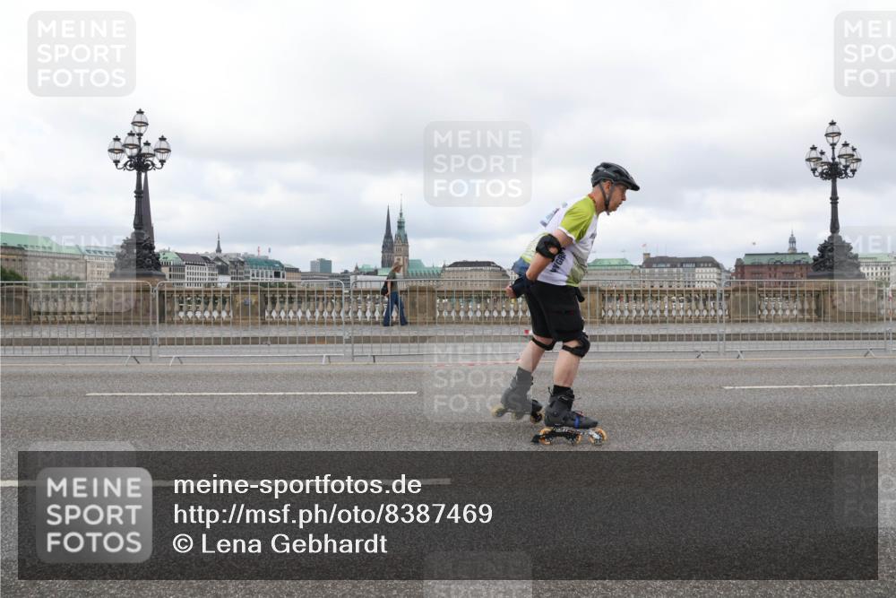 29.06.2025 - hella hamburg halbmarathon Lena Gebhardt http://msf.ph/oto/8387469 29.06.2025 09:17:43 Lombardsbrücke  meine-sportfotos.de